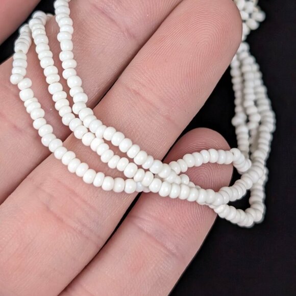 (2/$20) V. White Beaded Daisy Chain Lariat Necklace - Picture 4 of 5